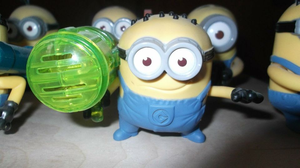 8 Minions Ich, einfach unverbesserlich McD Minion in Berlin