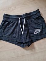 Nike Sporthose kurz Größe S Hessen - Elbtal Vorschau