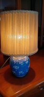 Verkaufe Vintage Tischlampe mit Porzellanfuss und Schirm Wandsbek - Hamburg Bramfeld Vorschau