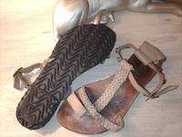 Sandale Zehentrenner Italy Echtleder Beige Gr. 37 Bochum - Bochum-Wattenscheid Vorschau