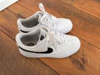 Nike Sneaker Gr.36,5 weiß Hessen - Wolfhagen  Vorschau