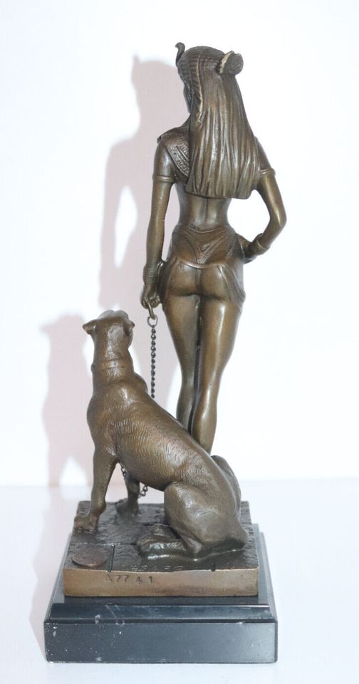 Bronze Skulptur / Figur ,"Cleopatra", signiert Cesaro , H.26cm in Borken