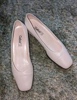 Gabor Brautschuhe weiße Pumps 41 Hessen - Maintal Vorschau