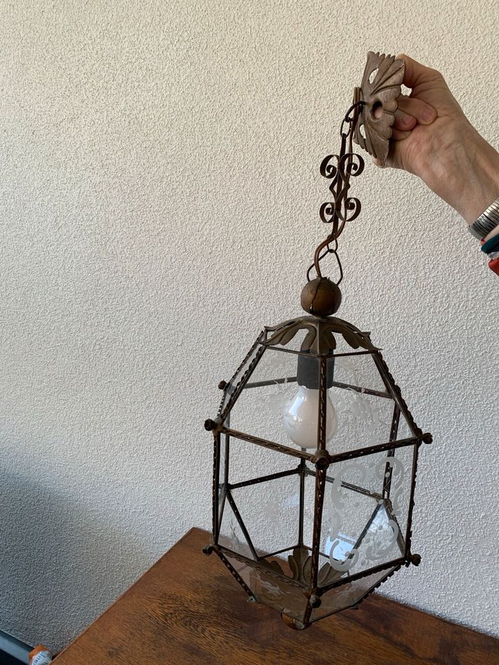 Deckenlampe aus dem späten 19. Jahrhundert in Lörrach