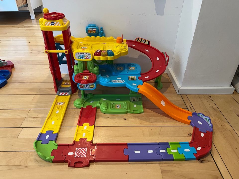 Vtech - Tut Tut Baby Flitzer - Parkhaus mit Schienen  in Essen