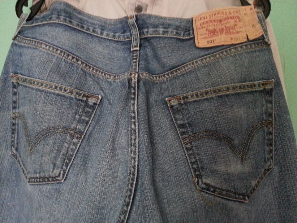 Levis Levi's 501 mit Knöpfen Blue used washed W 36 / L 30 in Osterholz-Scharmbeck