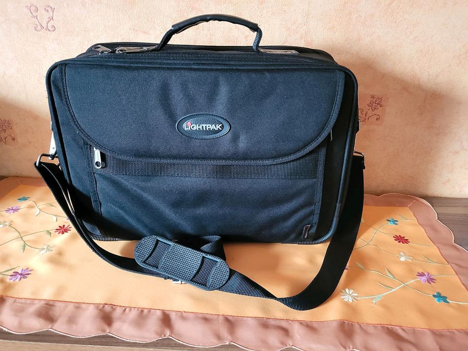 Laptop Tasche von hama und LIGHTPAK in Eichenzell