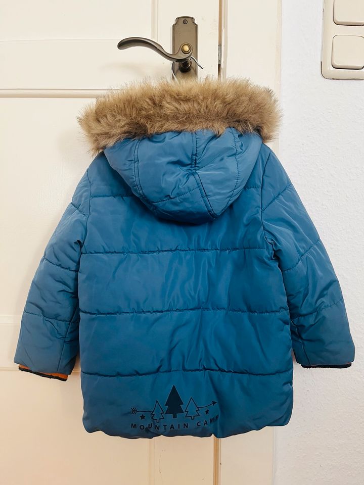 Winterjacke Kinder, Gr. 98 in Berlin