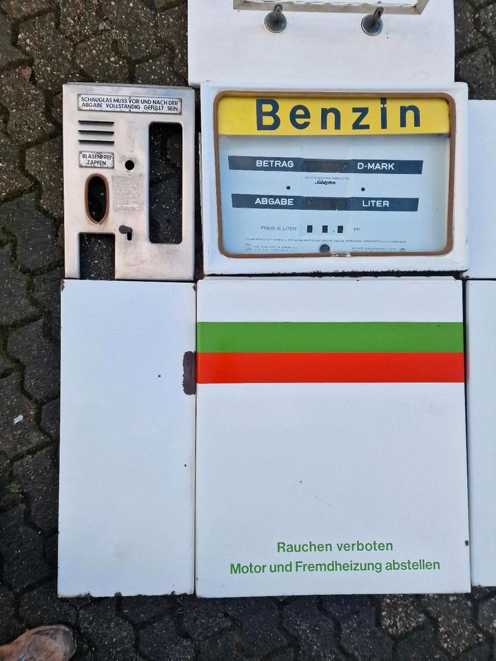 Alte 70er Jahre Salzkotten Benzin Zapfsäule in Heusweiler