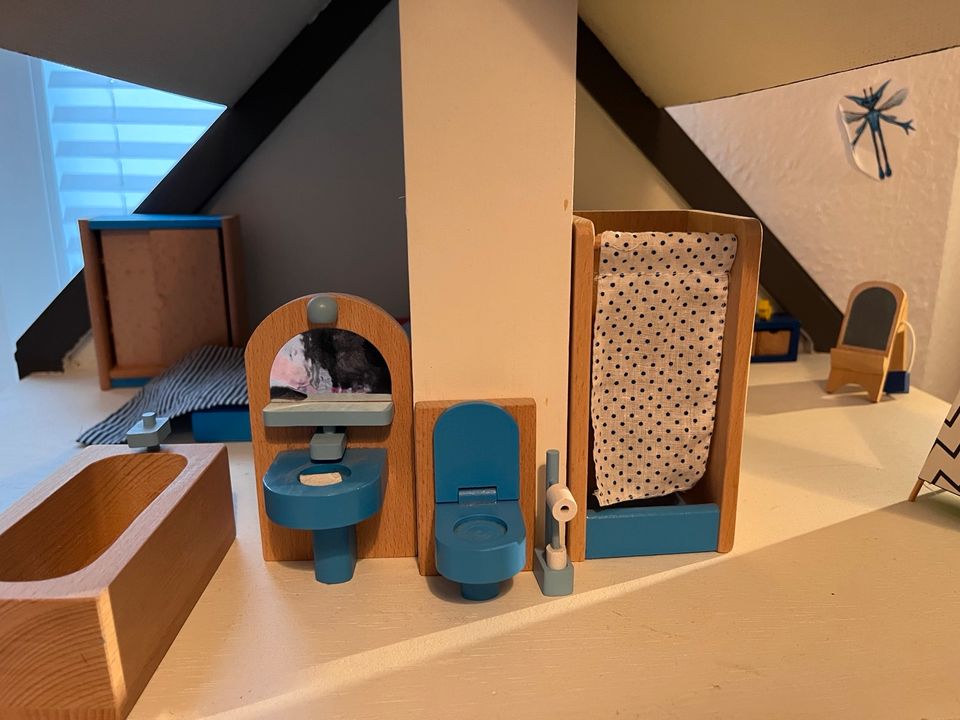 DIY, Puppenhaus mit Liebe eingerichtet, goki, hape in Brüggen