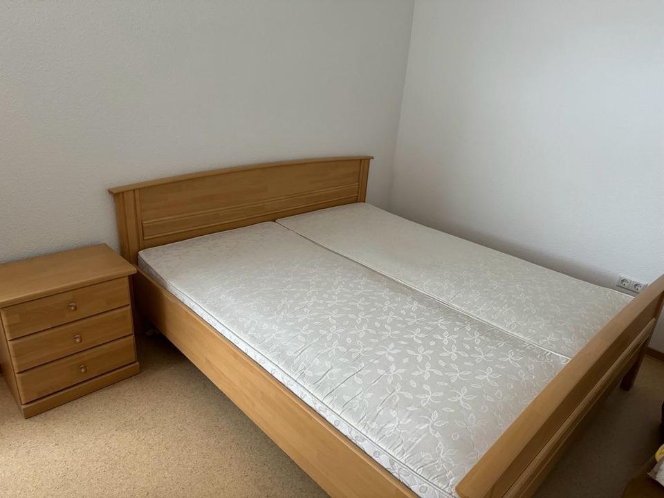 Schlafzimmer Doppelbett Kleiderschrank in Hochkirch