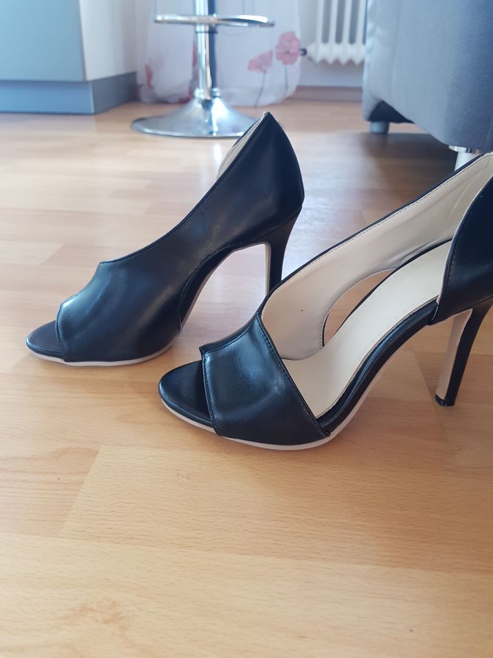 High Heels / Sandale in Welden