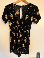 H&M Jumpsuit Einteiler kurz Gr. 38 Rheinland-Pfalz - Windhagen Vorschau