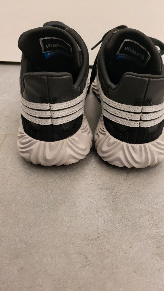 Adidas Sobakov Schuhe in Langen (Hessen)