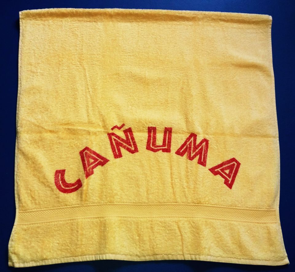Badehandtuch gelb von CANUMA / NEU! in Düren
