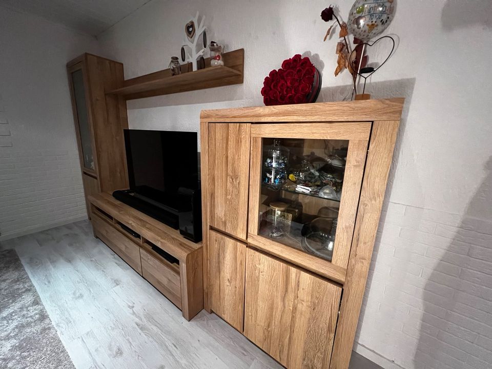 Wohnwand mit Sideboard/Kommode in Eichenoptik Grifflos in Castrop-Rauxel