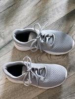 Nike Sneaker hellgrau , einmal getragen Hessen - Mörfelden-Walldorf Vorschau
