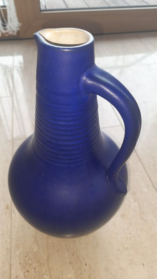 Wunderschöne blaue Blumenvase in Riedlingen