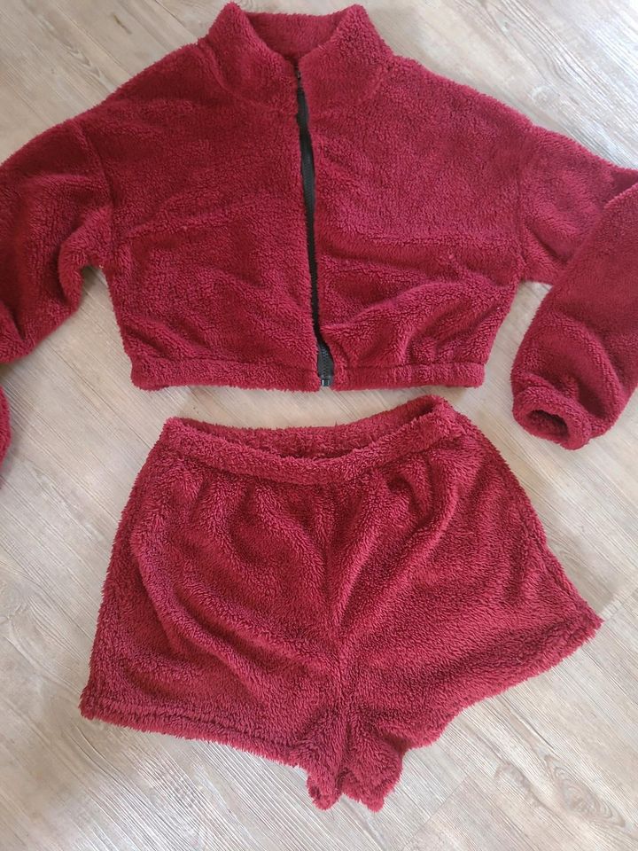 Shein 36 S Set Kuscheljacke kurze Hose Shorts Jacke Fell Teddy in Hemmingen