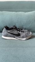 NIKE Flyknit Racer Oreo (Größe 43) Hessen - Geisenheim Vorschau