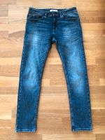 Tommy Jeans Austin Slim Tapered Gr. 31 / 32 Hessen - Bruchköbel Vorschau