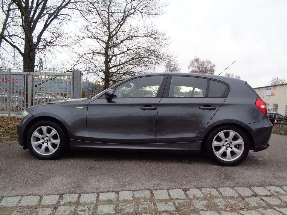 BMW 118 Baureihe 1 Lim. 118i in Regensburg