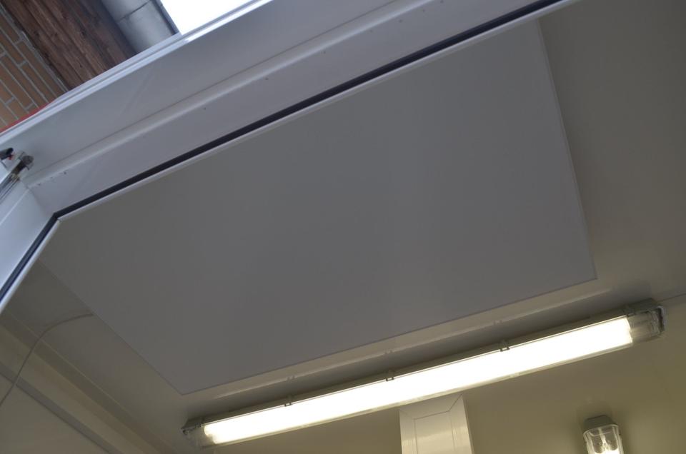PKW Anhänger NEU 1300 Kg Toilettenwagen 2 Abteile Waschbecken in Bielefeld