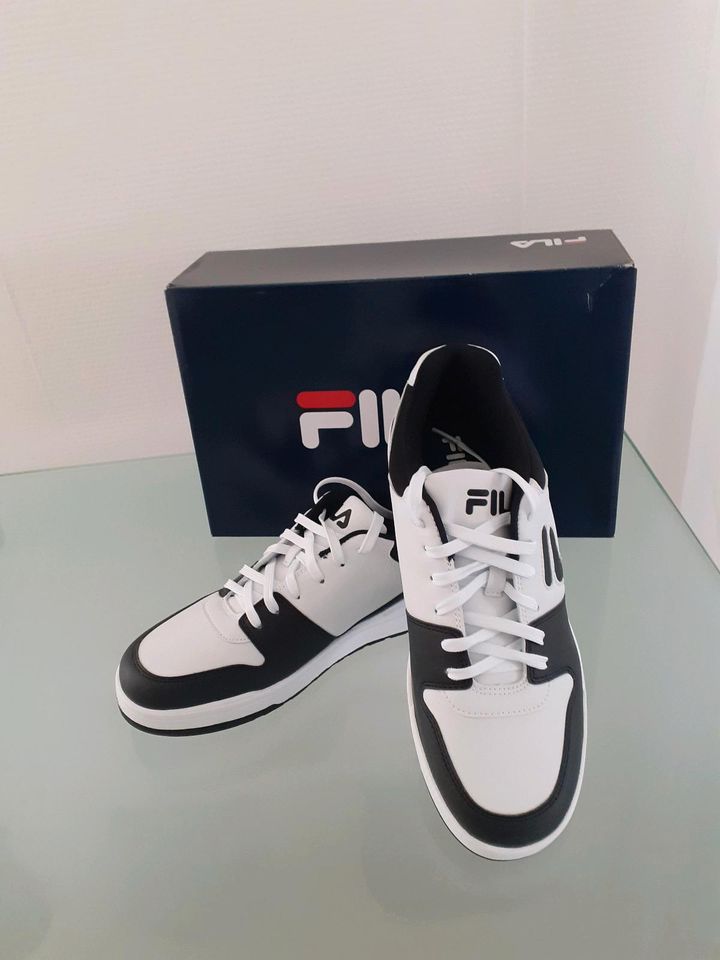 * Herren Sneaker FILA * in Zaisenhausen