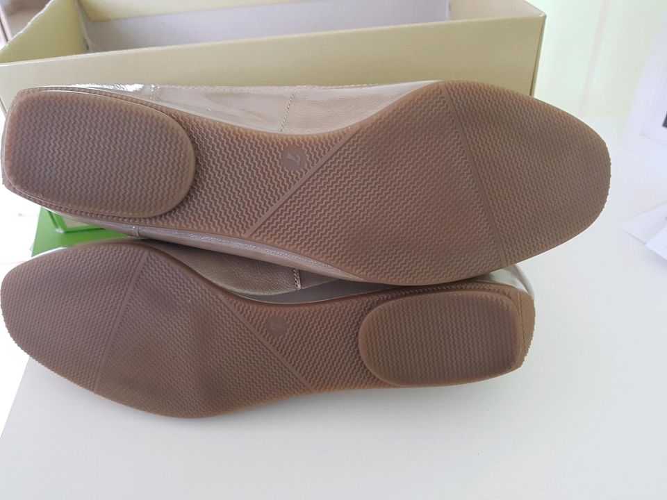 ara Damen Schuhe Gr. 41 / 7 weiß gold - Top Zustand in Krefeld