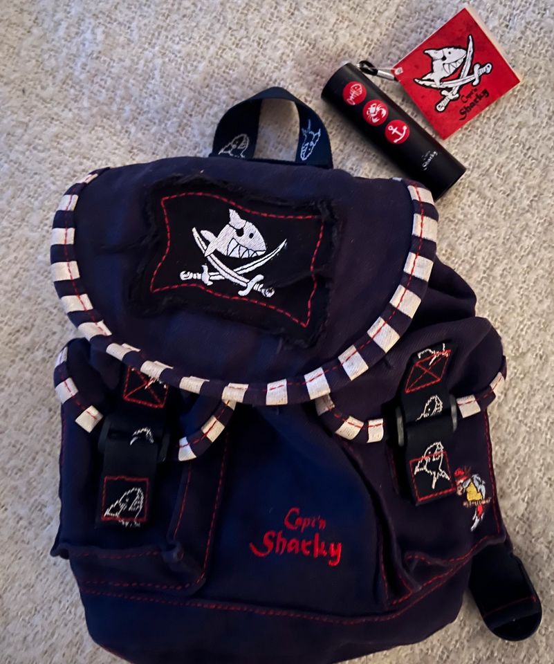 Capt’n Sharky Rucksack u. neue Taschenlampe in Wallerfangen