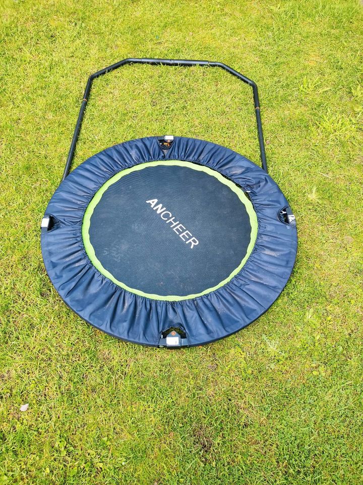 Trampolin mit Armlehne in Bremen