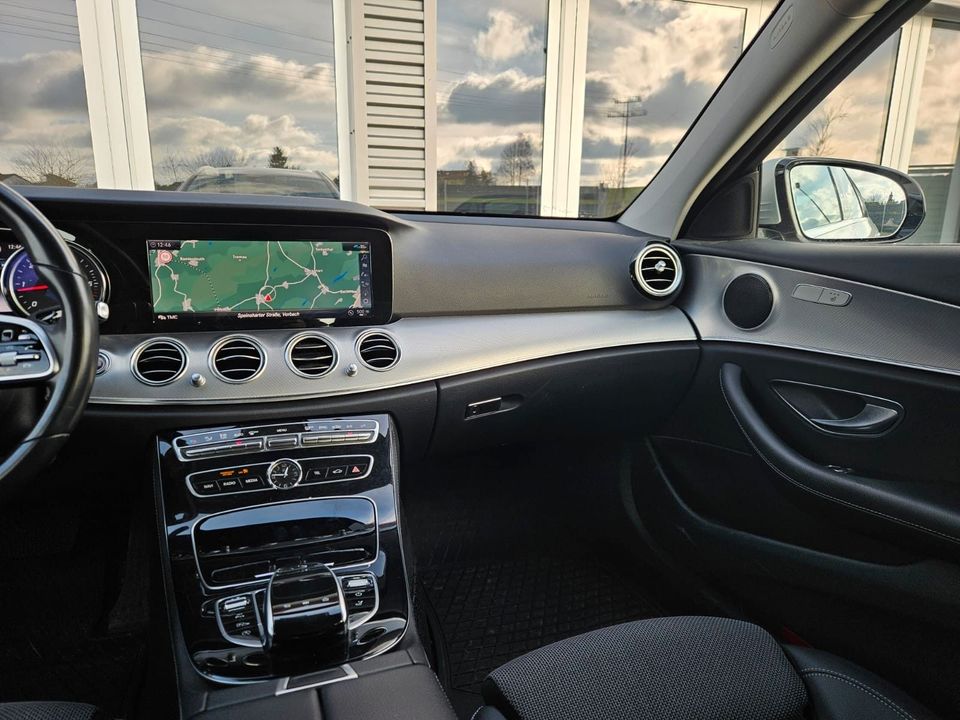 Mercedes-Benz E 220 d Avantgarde *Kamera*LED*Command*Dynamic* in Vorbach