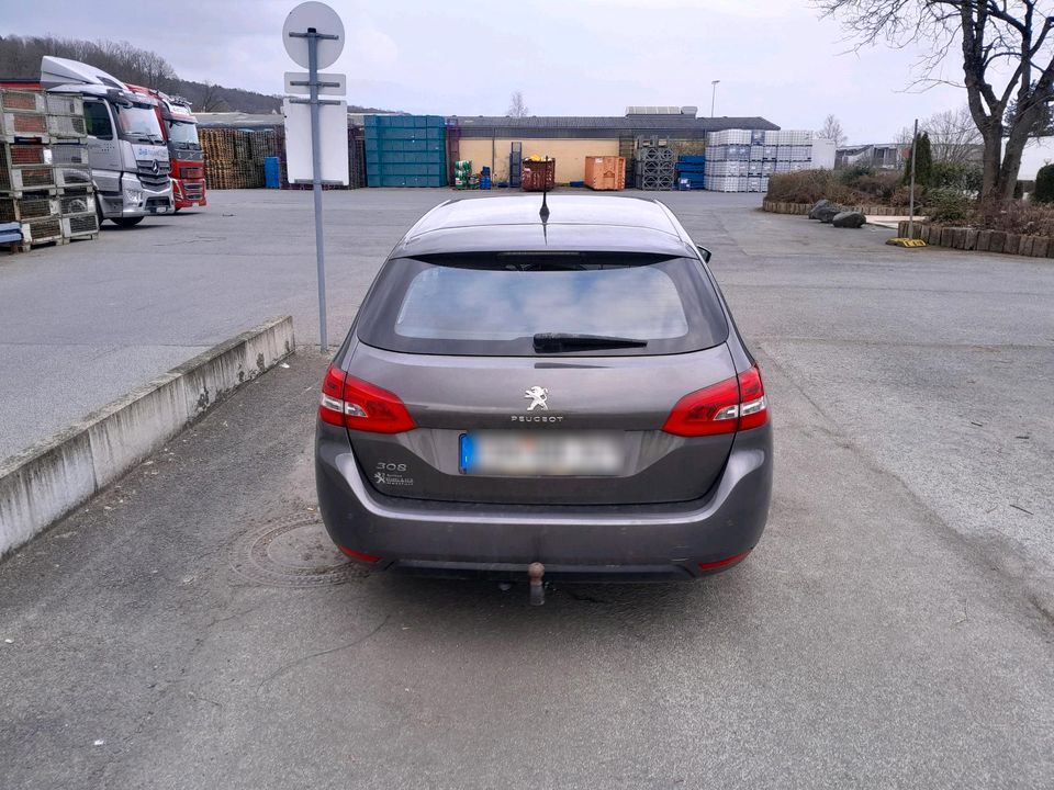 PEUGEOT 308 Acttive Pure Tech 130 EAR8 in Ebern