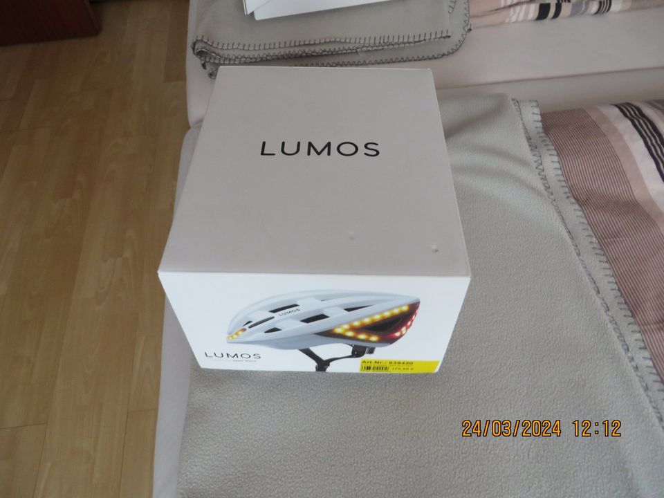 Lumos Fahrradhelm weis in Wunstorf