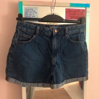 Kurze Shorts Momjeans Highwaist in 38 alternative vintage Hessen - Friedberg (Hessen) Vorschau