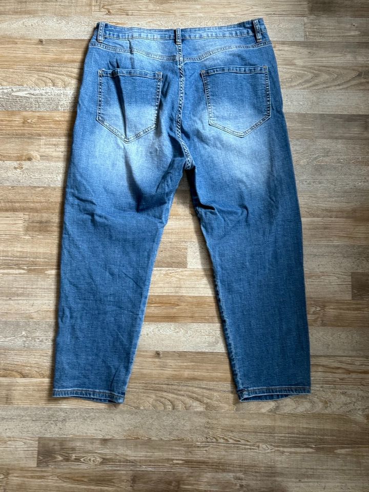 Jeans bedruckt Gr. L / 40 in Blau in Kamp-Lintfort