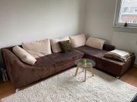 Sofa mit weißen Kissen zu verkaufen Düsseldorf - Bilk Vorschau