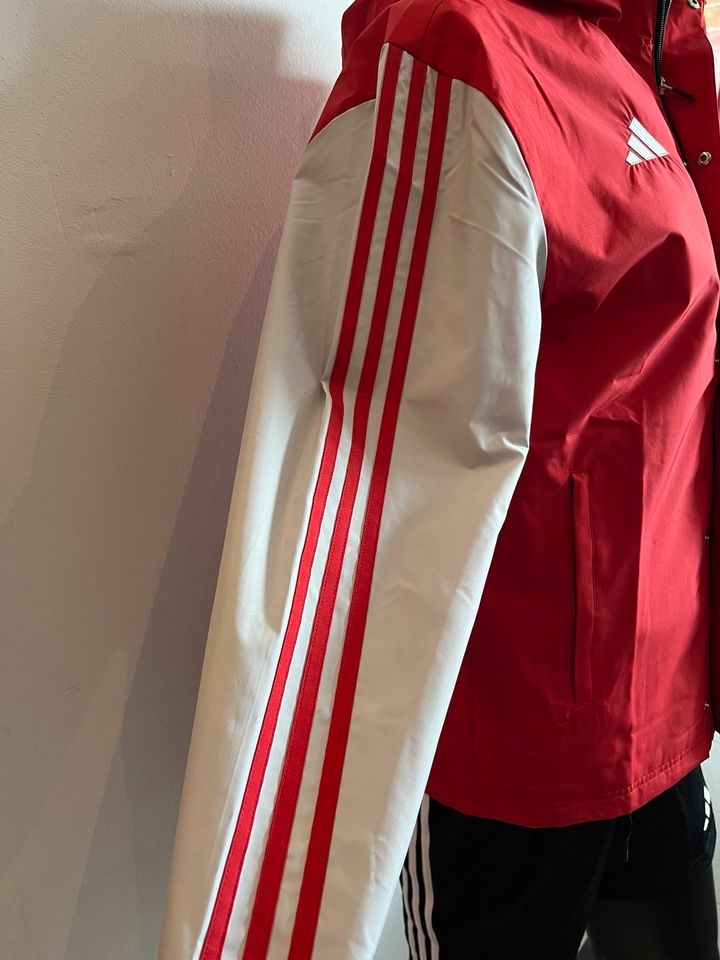 Adidas Regenjacke / Allweather Jacket / Unisex / Sportjacke in Hamburg