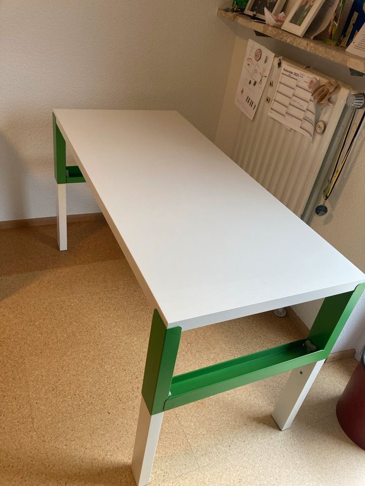 PÅHL Ikea Kinder Schreibtisch höhenverstellbar in Ansbach