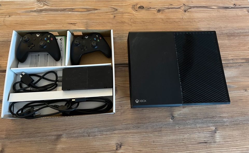 Xbox one bundle inkl. 2 controller und 9 Spielen in Greifenstein