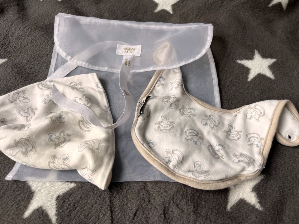 Kleines Armani Baby Set in Verl