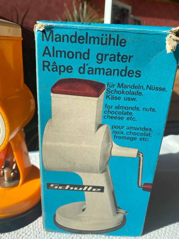 Retro Mandelmühle 70r Jahre in Meerbusch