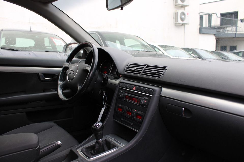 Audi A4 Avant 1.9 TDI/96Kw/Klima/CD/ALU/PDC in Düsseldorf