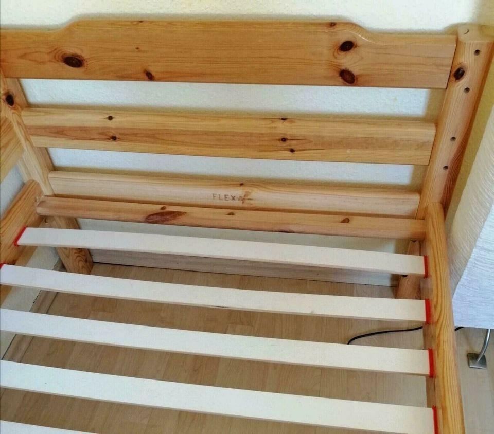 FLEXA Kinder-/Ju.zi. Hochbett Schreibtisch Matratze Regal Schrank in Habichtswald