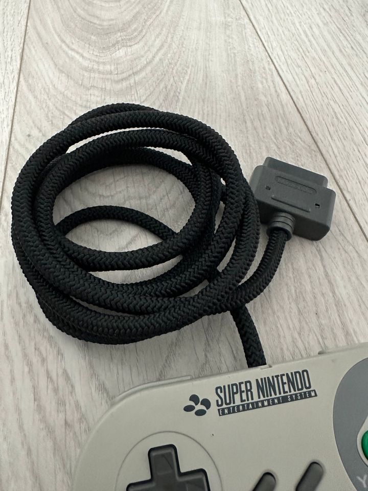 Original Super Nintendo Controller (braided) in Erkelenz