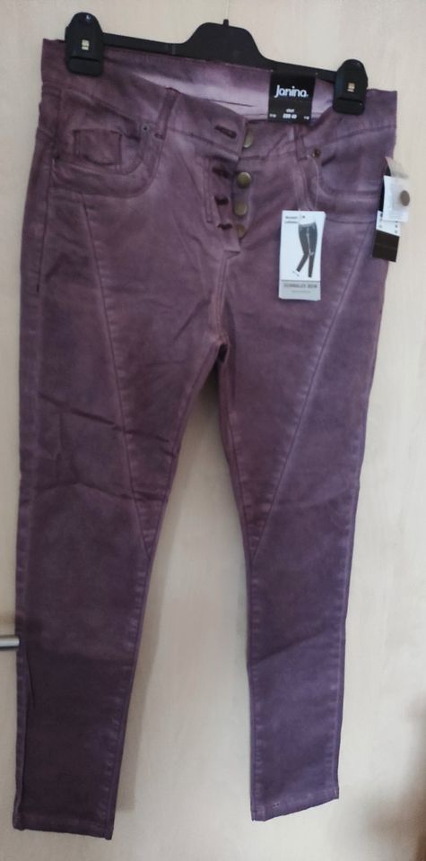 neue coole Stretch Hose oil washed, lila, slim fit, Gr. 40 in Battenberg