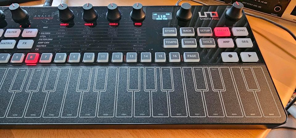 UNO Synth Pro Synthesizer in Hameln