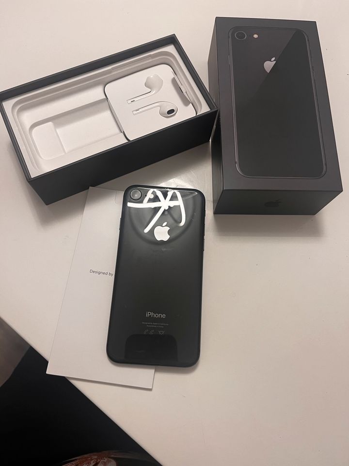 iPhone 8 256 GB in Köln