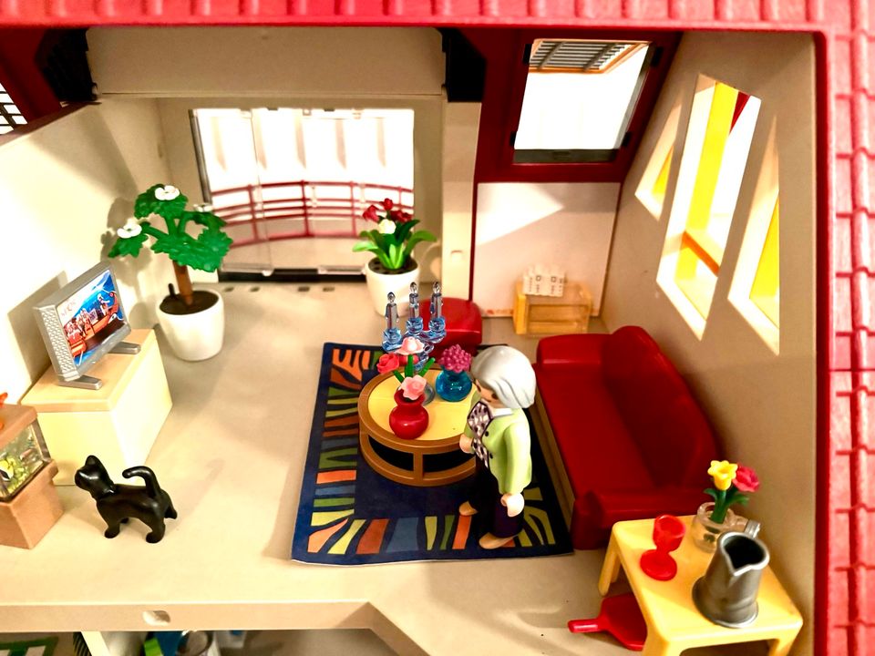 Playmobil Citylife Wohnhaus 4279 mit richtig viel Zubehör in Eltville