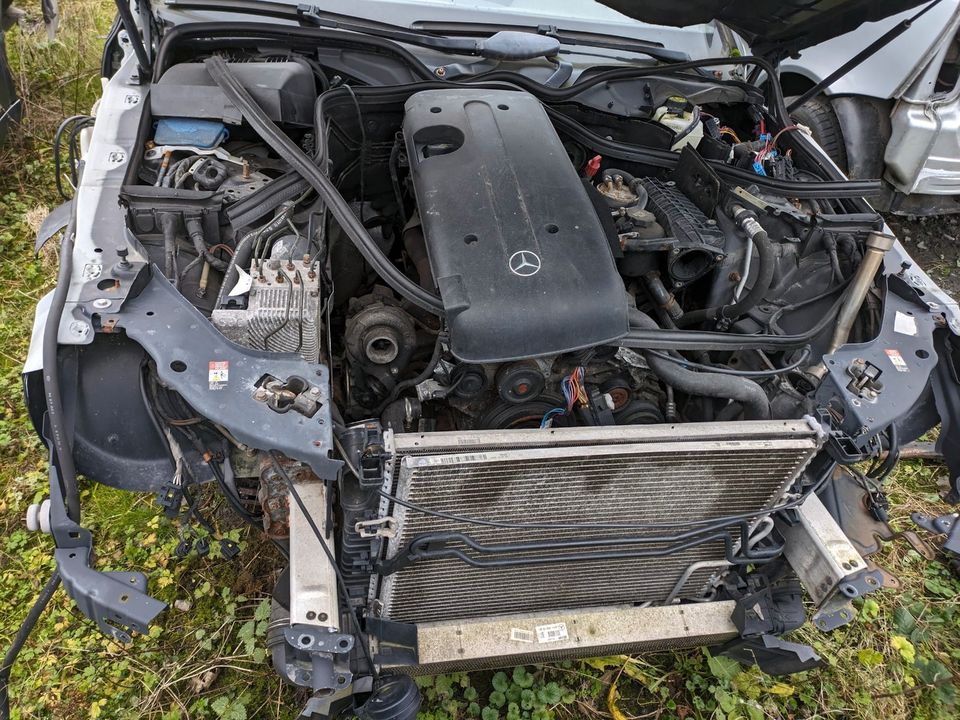 Schlachtfest Mercedes W211 Schwarz C197 /Blau 359 in Gronau (Westfalen)